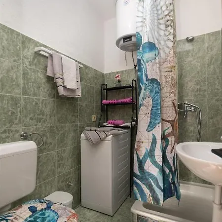 Lola Apartment *