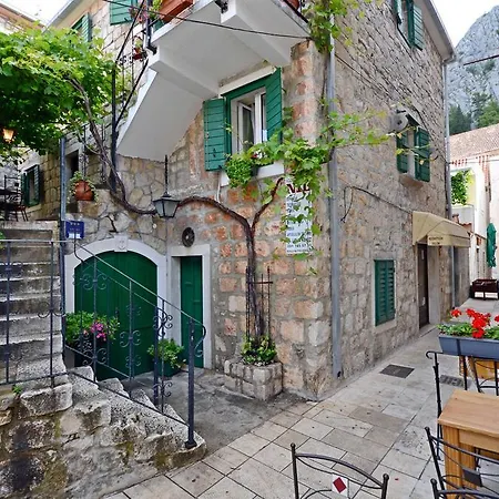 Lola Apartment Omis